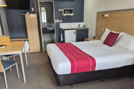 Standard Studio: Bed